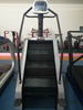 Kommerzielle Treppenmaschine mit 200 kg Gewichtskapazit&auml;t, professionelles Cardio-Fitnessger&auml;t MND-CC59