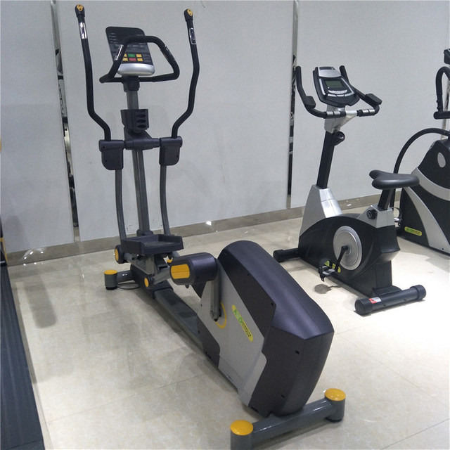 MND-B03 Kommerzieller Ellipsentrainer | Heavy Duty | MND-FITNESS
