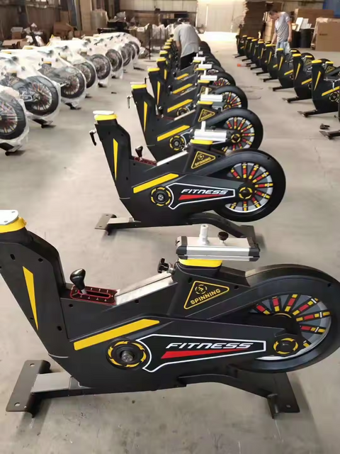 MND-D27 Kommerzielles Fahrrad mit Magnetsteuerung | Aluminiumlegierung | MND-FITNESS