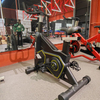  Kommerzielles Spinning-Fahrrad mit Riemenantrieb, robustes Indoor-Fahrrad, leise und reibungslos f&uuml;r den Einsatz im Fitnessstudio MND-D04