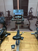 MND-X530C Standfahrrad mit Bildschirmprojektion | 21,5' interaktives Display | MND FITNESS